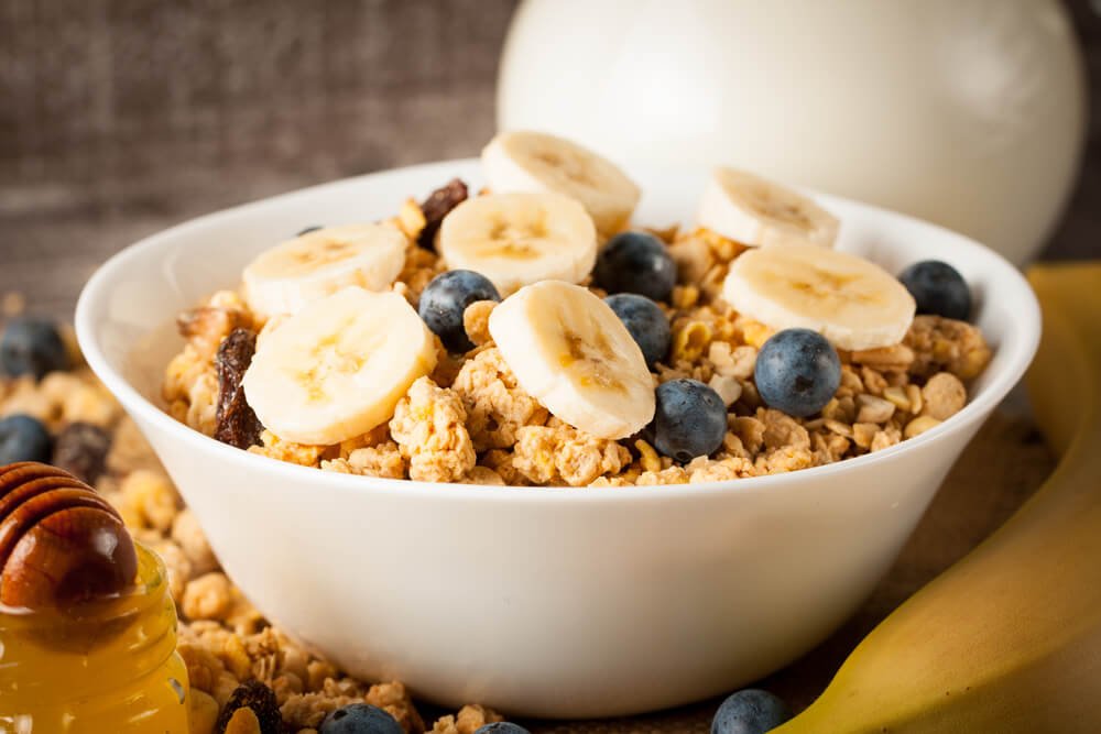 What to Eat and Drink Before Your Workout